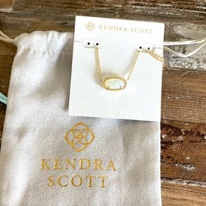 Kendra Scott pendant necklace